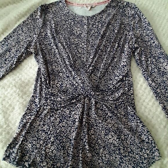 Juicy Couture sz medium super soft knit blouse - Picture 2 of 3